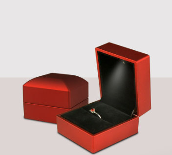 Elegant LED Light Ring Box: Perfect for Engagement & Wedding Gifts - Keep Your Jewelry Safe & Secure! & Secure!