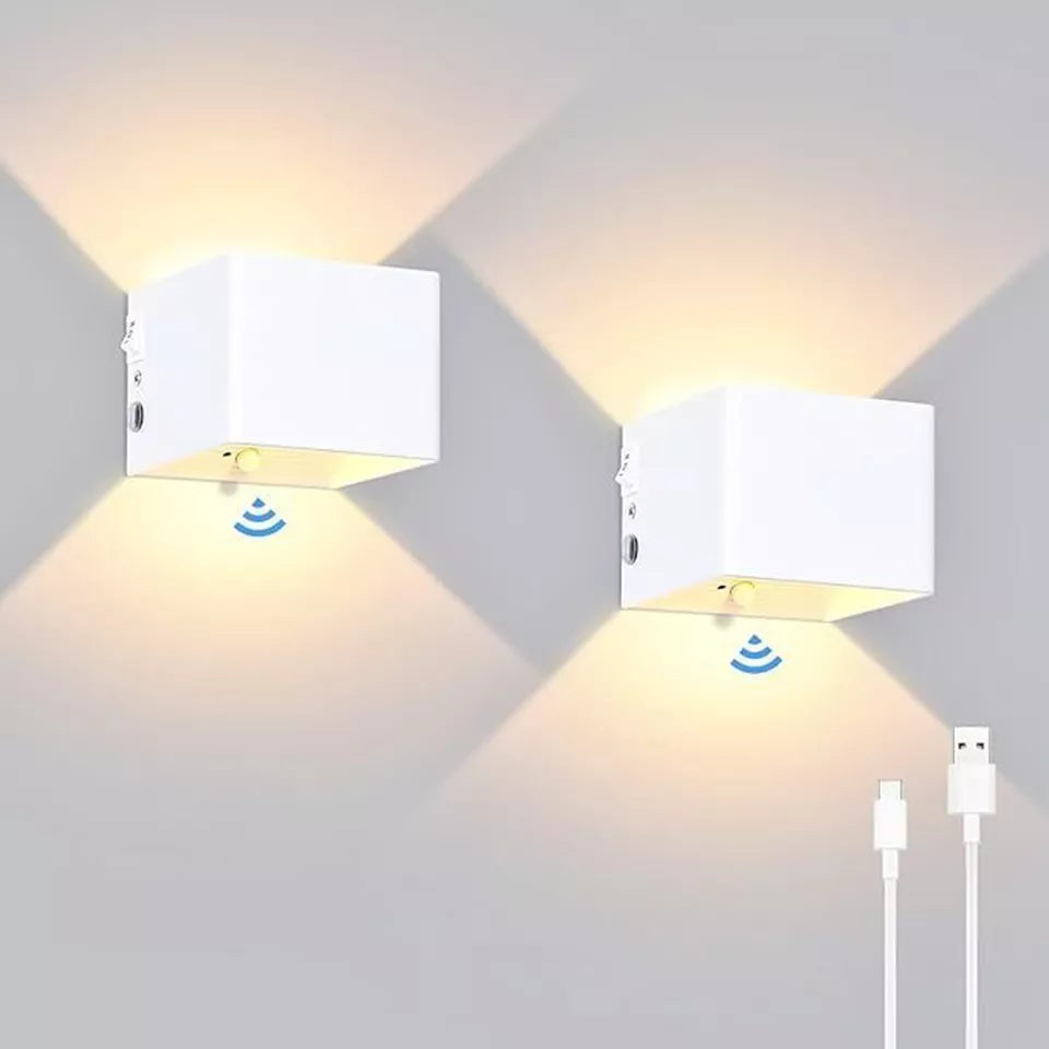 Modern Indoor LED Wall Lamp – Warm White Light. Wall Mounted. IP44 Rated