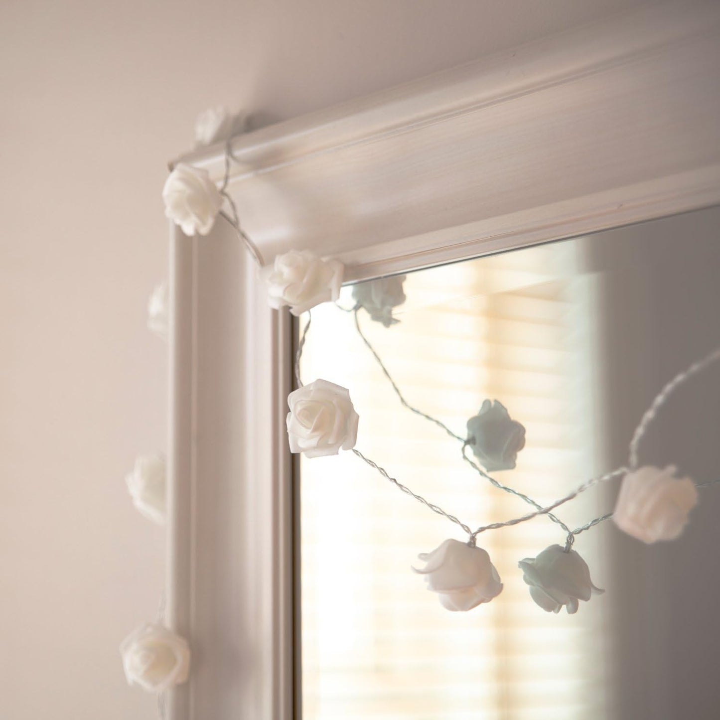 White Rose Fairy String Lights 20 LEDs