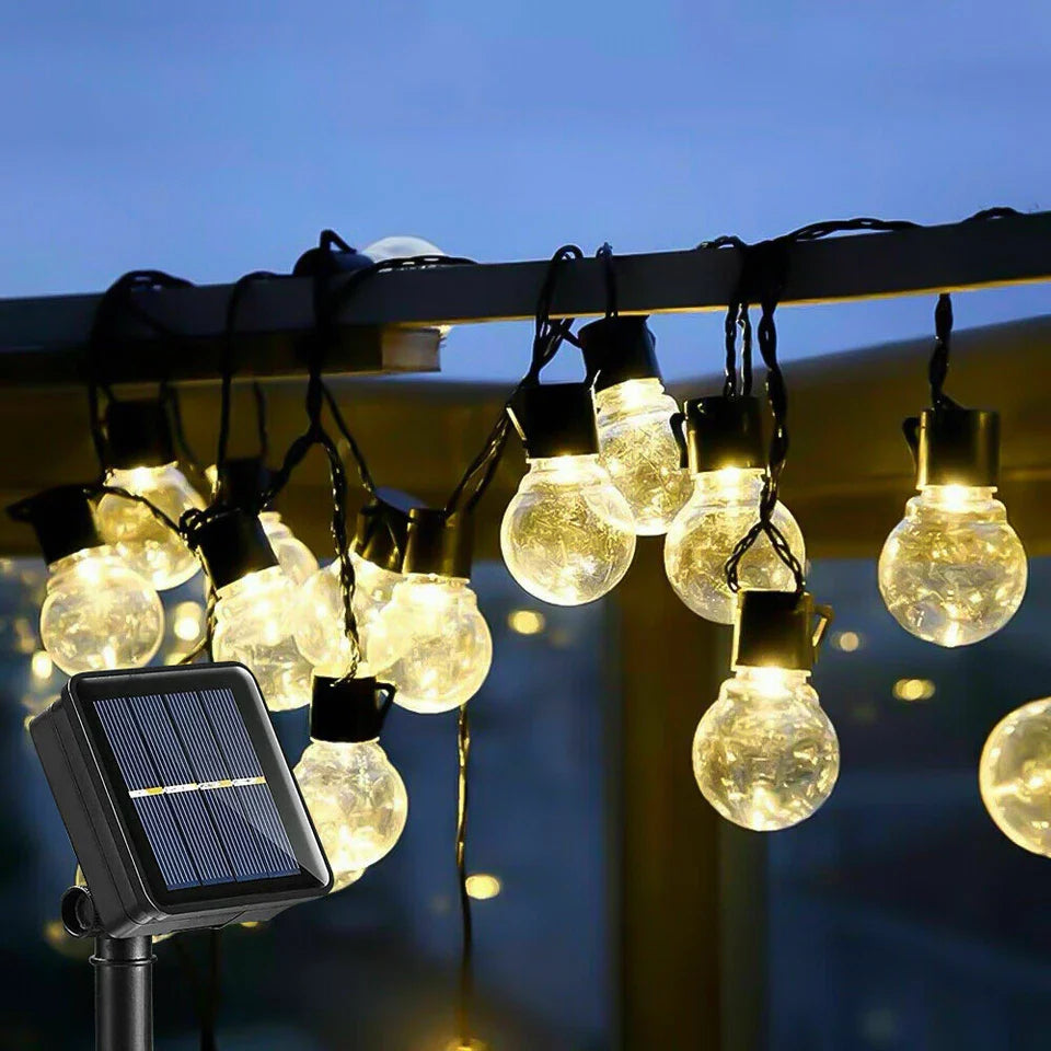 Solar Powered Retro Bulb String Lights – Warm White LED Outdoor Garden & Party Lighting