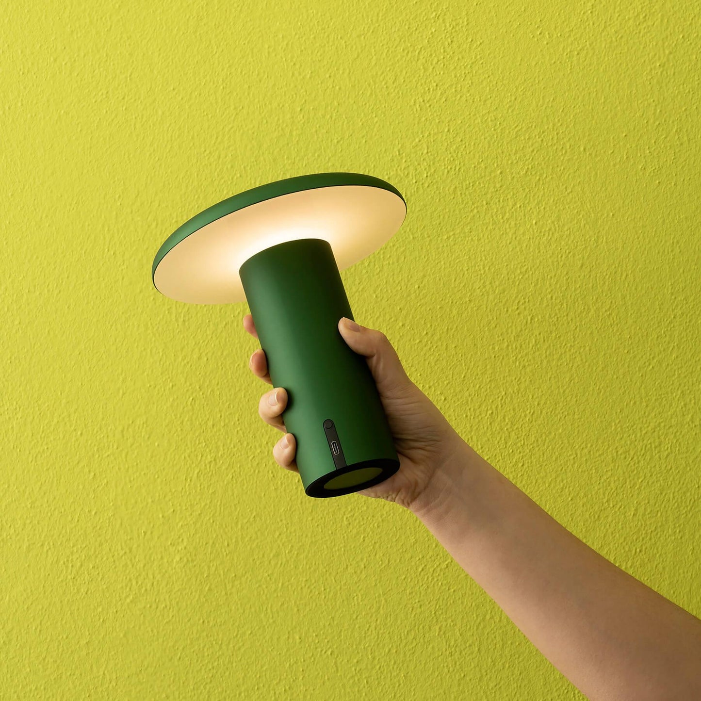 Artemide Takku Portable Rechargeable Lamp
