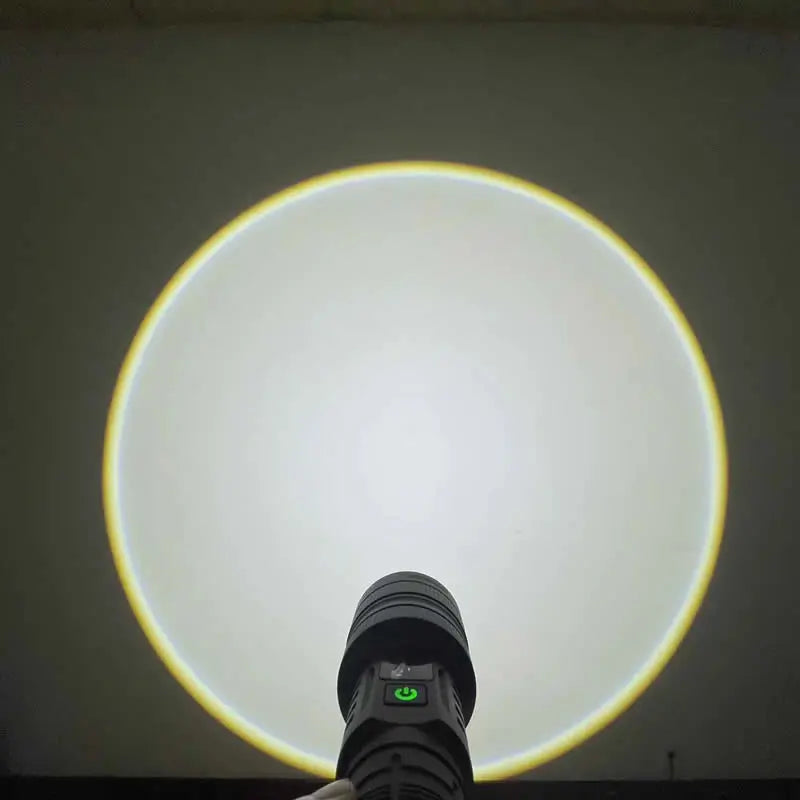 Helius KS008 | Zoomable Power Display Flashlight