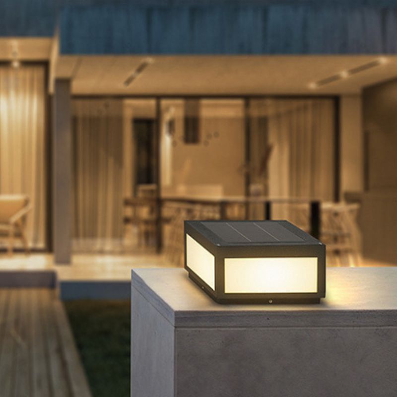 Lampe solaire design Low Solar Cube