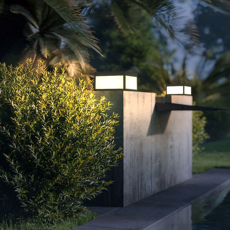 Lampe solaire design Low Solar Cube