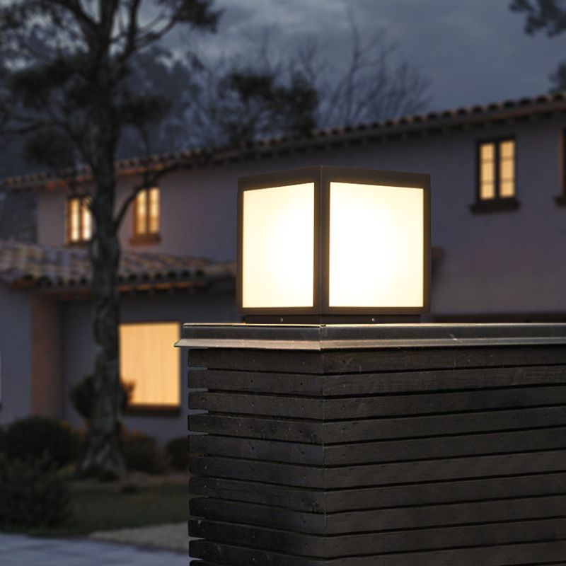 Lampe solaire design éxtérieure de qualité VZVI High Solar Cube (30 cm)