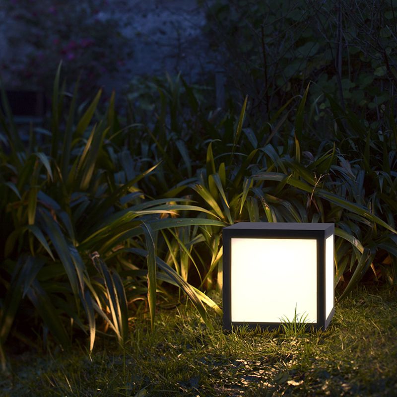 Lampe solaire design éxtérieure de qualité VZVI High Solar Cube (30 cm)