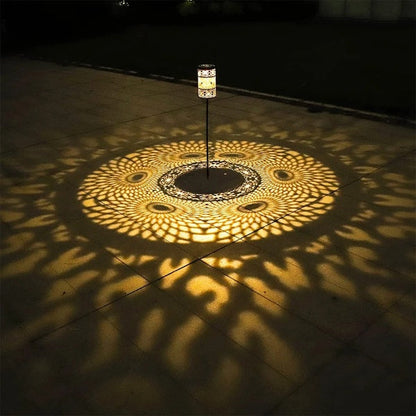 Lanterne solaire sur pied