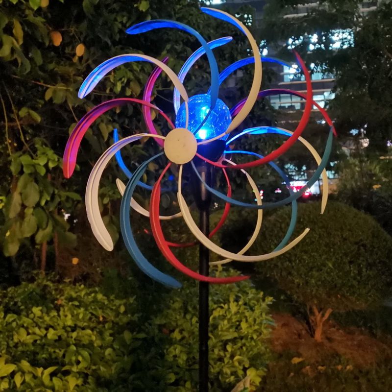 Moulin à vent solaire coloré avec lampe