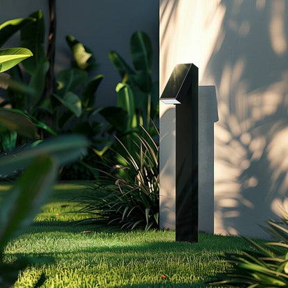 Strata Pro™ Solar Pathway / Outdoor Landscape Light | Dusk-Dawn | 500LM