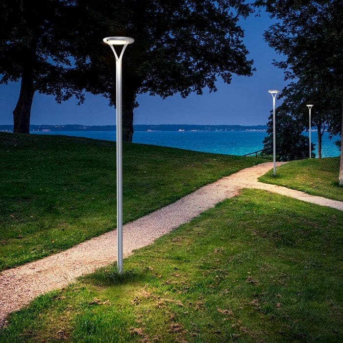 Aurora Pro® | Outdoor Pole-Mounted Dusk to Dawn Solar Ambient/Security Light